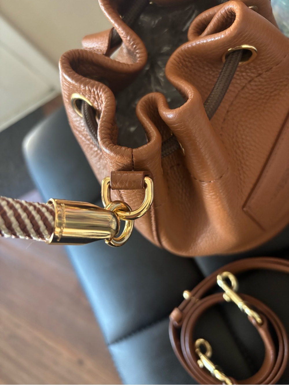 Marc Jacobs Brown Leather The Bucket Bag with Rope Top Handle - Picture 11 of 15